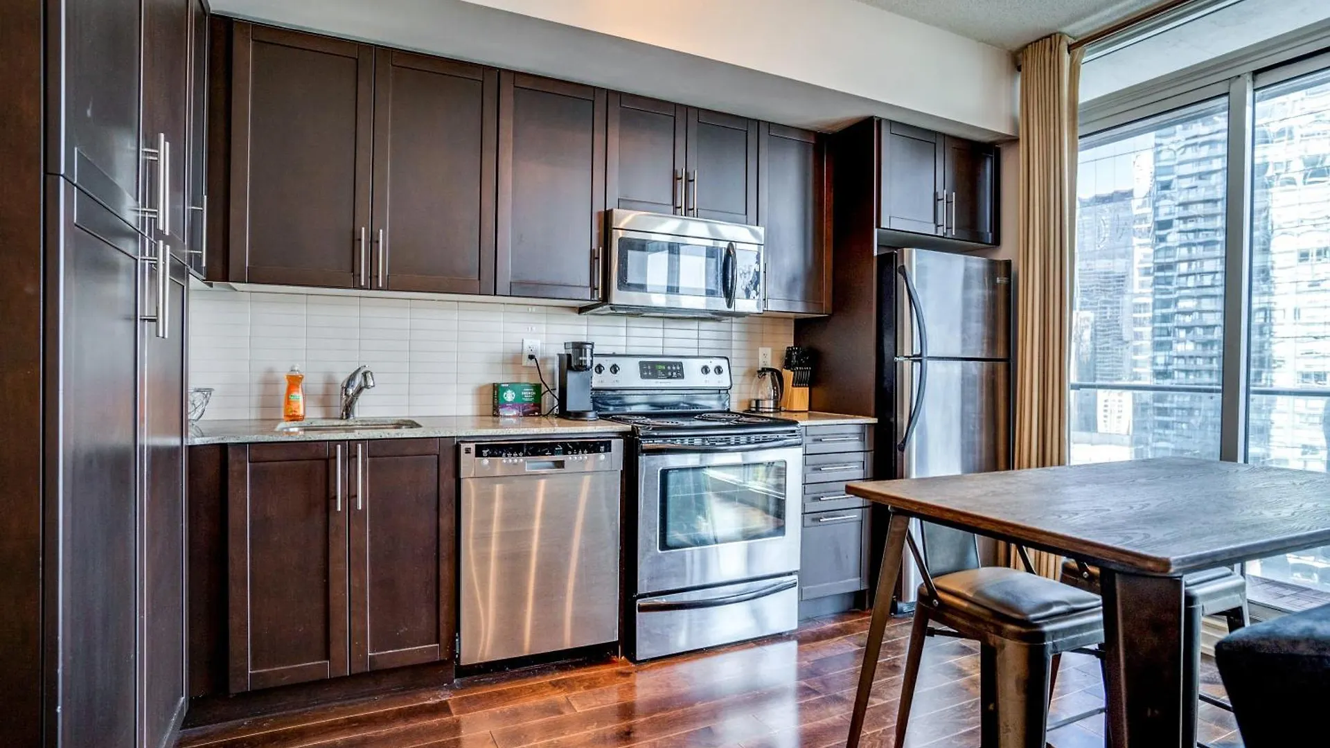 Stunning 1Br Condo In Heart Of Downtown Toronto 0*,